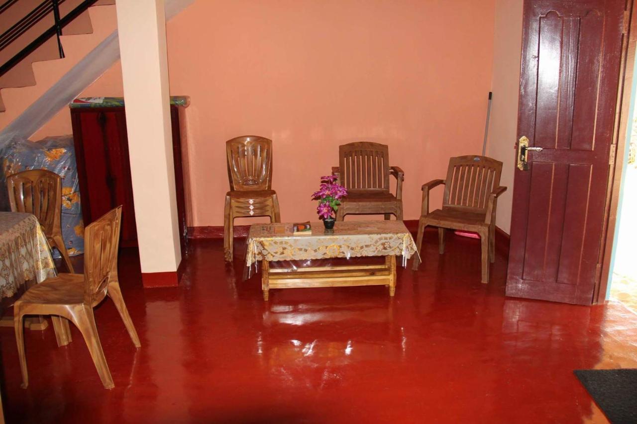 Batti Relax Point Hotel Batticaloa Exterior photo