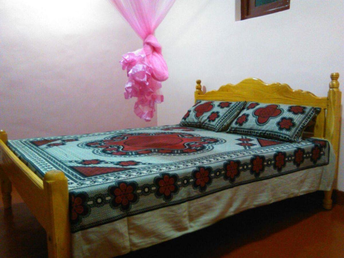 Batti Relax Point Hotel Batticaloa Exterior photo